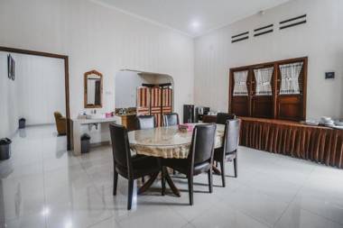 RedDoorz Plus near RS PMI Bogor