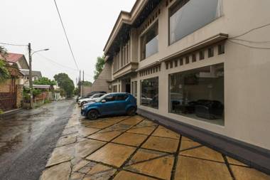 RedDoorz Syariah near Taman Air Mancur Bogor