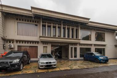 RedDoorz Syariah near Taman Air Mancur Bogor