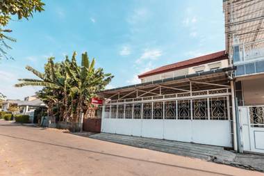 OYO 1144 Aquina House