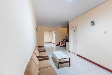 OYO 1144 Aquina House