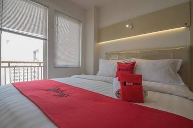 RedDoorz Apartment @ Sentul Tower