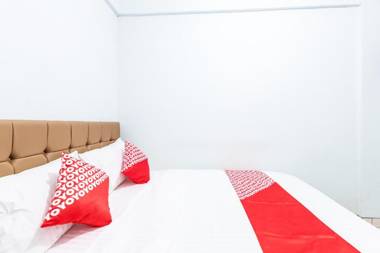 OYO 1516 Cemara Gading Syariah