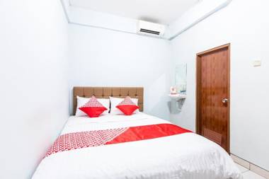 OYO 1516 Cemara Gading Syariah