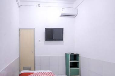 Vaccinated Staff - OYO 3317 Maju Jaya Homestay Syariah