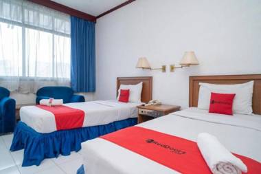 RedDoorz Plus near Pasar Anyar Bogor