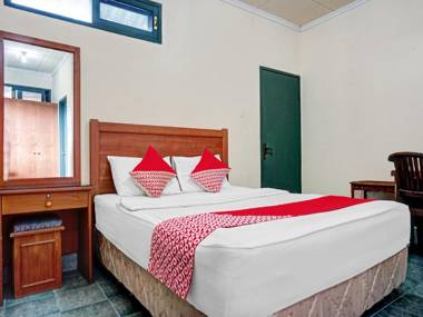 OYO 90596 Hotel Griya Astoeti