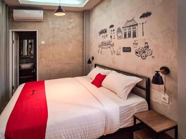 RedDoorz Syariah At Tibra RSWBox Ciawi