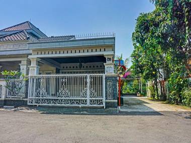 SPOT ON 91461 Saungawi Stay Syariah