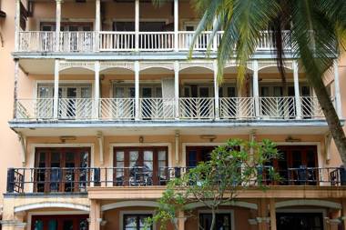 Kondominium Pantai Carita Utara