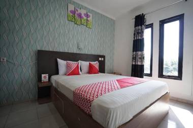 OYO 1266 Green Palm Kostel Syariah