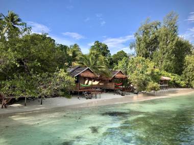 TABARI DIVE LODGE