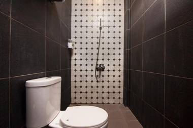 Vaccinated Staff - OYO 1095 RAP Hotel