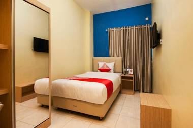 Vaccinated Staff - OYO 1095 RAP Hotel