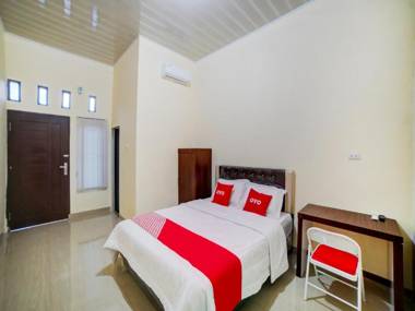 OYO 90773 Shine Guest House