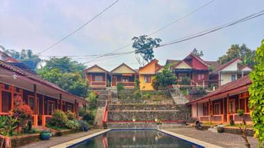 Villa Kampoeng City Pacet RedPartner