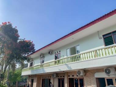 Urbanview Hotel Kampung Istal Megamendung Puncak