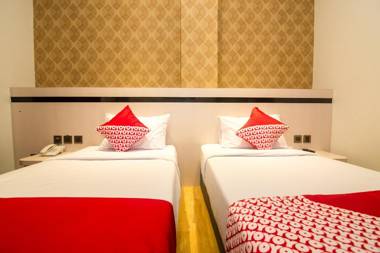 Capital O 1432 Blitz Hotel