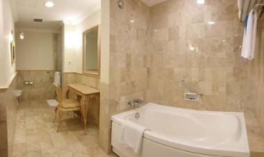 Aryaduta Lippo Village