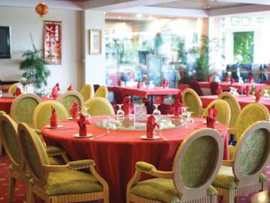 Bungalow Modern Golf & Country Club