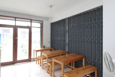 Hotel Mama Syariah at Ruko Kutajaya