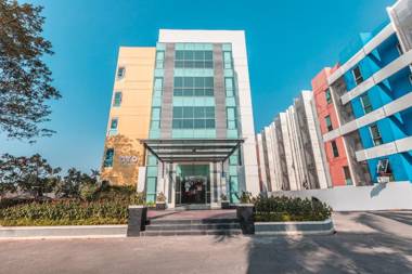 OYO Flagship 1170 The Habitat Karawaci