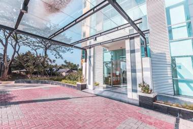 OYO Flagship 1170 The Habitat Karawaci