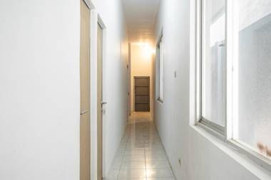 RedDoorz Plus @ Otista Raya Ciputat