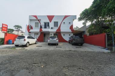 OYO 2110 Rotterdam Guest House Syariah