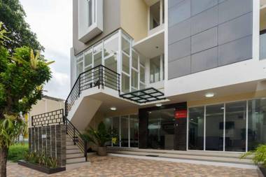 RedDoorz Plus near Eka Hospital BSD 5