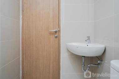 Nice Studio Apartment at B Residence By Travelio