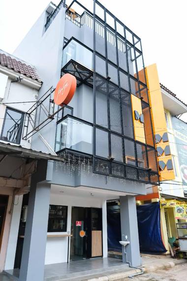 M Cabin Karawaci