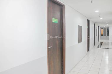 RedLiving Apartemen Serpong Green View - Sheena Property Tower B