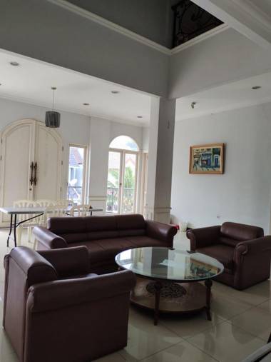 OYO 90953 36 Residence