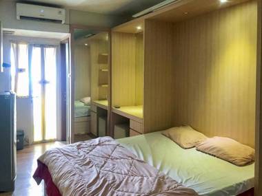 RedLiving Apartemen Green Lake View Ciputat CRI Room Tower E