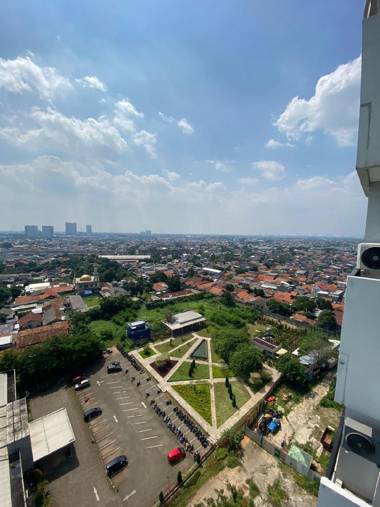 Treepark City Apartment by Broker Rooms