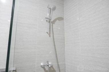 Spacious & Nice 2BR at Hillcrest House By Travelio