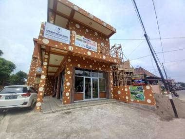 OYO 90731 E-kreasi Home