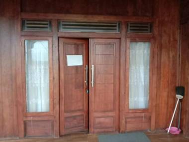 Rumah Kayu Sumberrejo