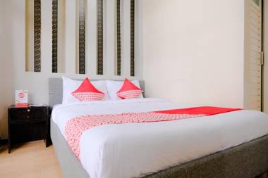 OYO 2376 Tiara Family Residence