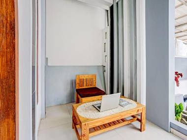 OYO 90472 Villa Dua Dua