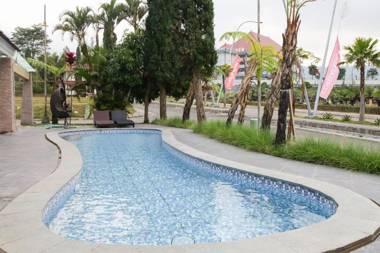 RedDoorz Plus At Panorama Villas Batu