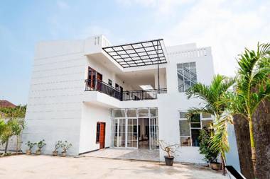 OYO 1611 Four D'home