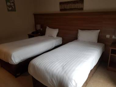 Riverside Hotel