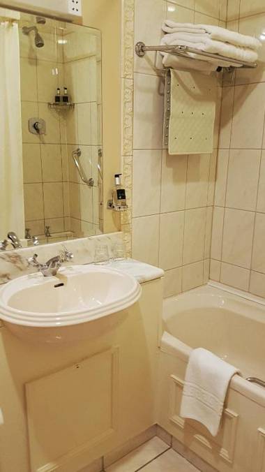 The Moorings Hotel & Seafood Restaurant