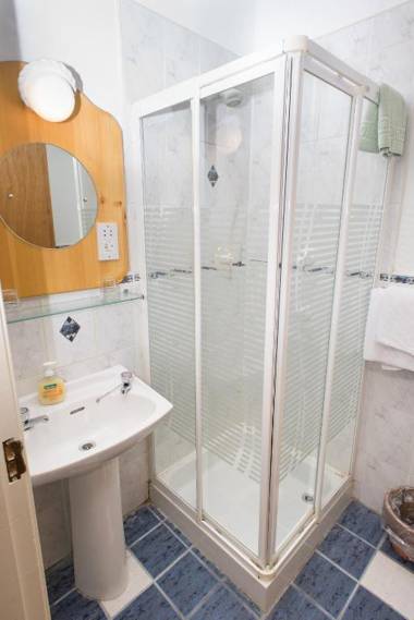 Larkin's Pub Restaurant and B&B