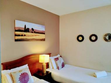 Thirteen On The Green - Eyre Square