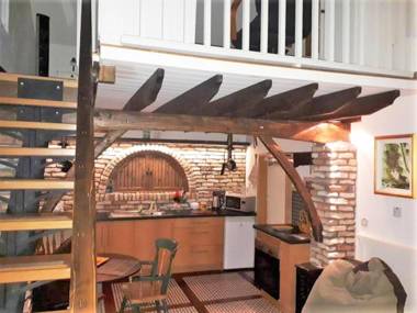 One bedroom appartement with city view balcony and wifi at Galway 1 km away from the beach