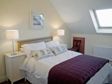 Cnocan Na Cuaig Carraroe by Trident Holiday Homes