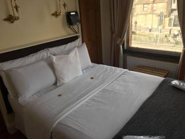 The Leeson Lodge